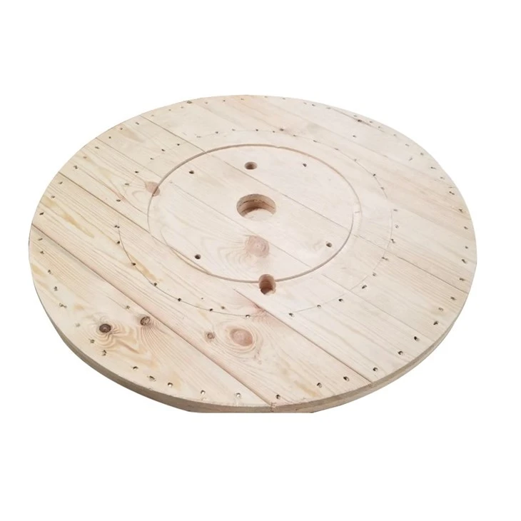 Wooden reels  (5)